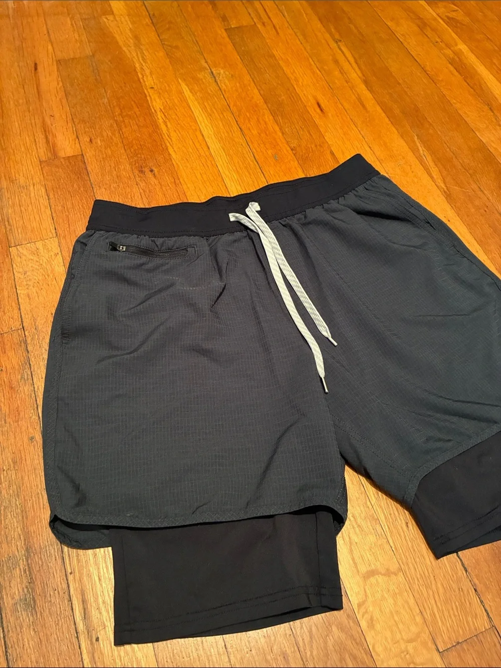Vuori Stockton Lined Shorts in Black, Men’s size Large